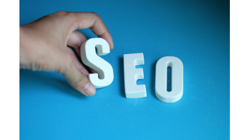 Офлайн SEO: Как да изградим авторитет извън дигиталното пространство