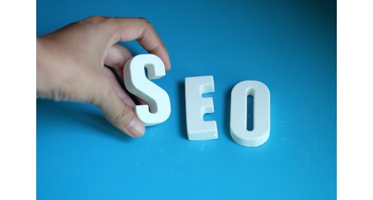Офлайн SEO: Как да изградим авторитет извън дигиталното пространство